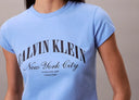T-shirt slim con logo in stile college Calvin Klein Jeans