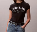 T-shirt slim con logo in stile college Calvin Klein Jeans