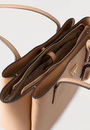 Borsa Shopper Guess Beige con Charm Logo