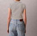 T-Shirt donna a righe a costine sottili Calvin Klein